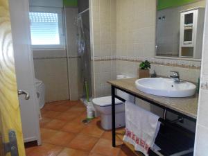 Koupelna v ubytování Casa da Xesteira-Merexo-Muxía-Costa da Morte + 37 fotografií
