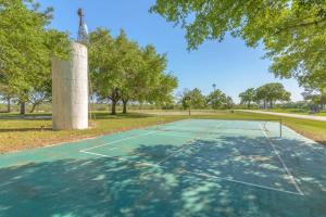 Εγκαταστάσεις για τένις ή/και σκουός στο Colorado River RV Campground ή εκεί κοντά