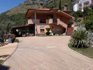 Nespecifikovaný výhled na hory nebo výhled na hory při pohledu z bed and breakfast