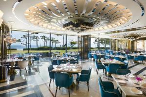 Restaurace v ubytování Paradise Hotel Busan