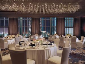 Ресторан / где поесть в Rosewood Abu Dhabi +37 фотографий