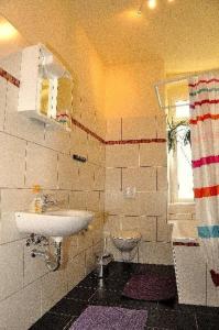 A bathroom at 3-Raum-Fewo-Dresden-Altstadt-L7