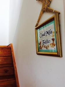 Certifikát, hodnocení, plakát nebo jiný dokument vystavený v ubytování Holland House