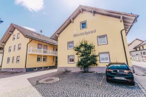 Budova, kde se penzion – hostinec nachází + 9 fotografií