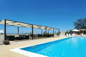 Bazén v ubytování Hotel Diamond Residence nebo v jeho okolí