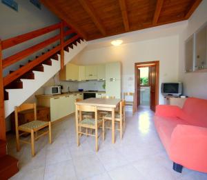 Kuchyň nebo kuchyňský kout v ubytování Villa Fiori Dalia