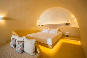 Ένα ή περισσότερα κρεβάτια σε δωμάτιο στο Chic Hotel Santorini