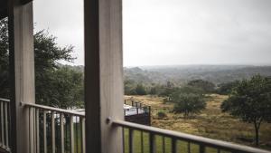 Rõdu või terrass majutusasutuses Sage Hill Inn & Spa