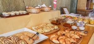 Comida no hotel ou em algum lugar perto