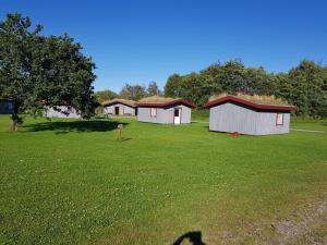 Bygningen som campingplassen ligger i