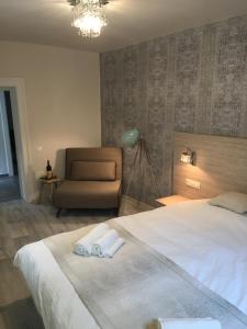 Llit o llits en una habitació de Brick Wall