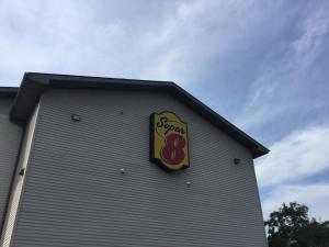 速8新斯坦东酒店的证书、奖牌、标识或其他文件