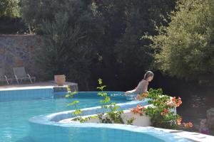 Bazén v ubytovaní Country Hotel Velani alebo v jeho blízkosti