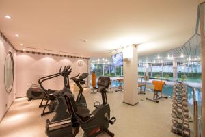 
Het fitnesscentrum en/of fitnessfaciliteiten van Lindner Grand Hotel Beau Rivage
