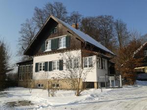 Gallery image of Ferienhaus beim Bienenhäuschen in Herrsching am Ammersee