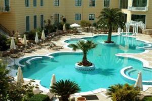 Bazén v ubytování Thermae Sylla Spa & Wellness Hotel nebo v jeho okolí