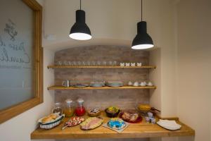 Jedlo v ubytovaní bed & breakfast alebo blízkom okolí