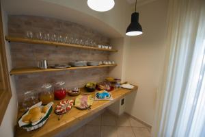 Jedlo v ubytovaní bed & breakfast alebo blízkom okolí