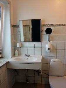 Koupelna v ubytování Thorup Guesthouse + 37 fotografií