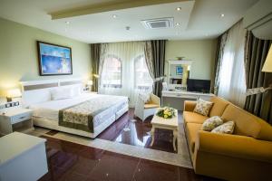 Gallery image of Helena VIP Villas and Suites - Half Board in Sunny Beach