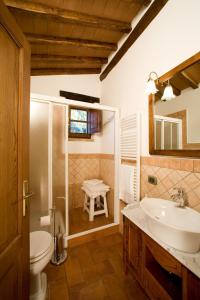 A bathroom at Fattoria Borgonuovo