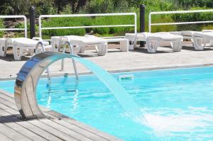 Basen w obiekcie Hotel Bryza Resort & Spa lub w pobliżu