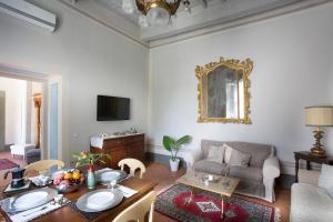 TV a/nebo společenská místnost v ubytování Roveta Apartment