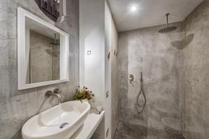 Koupelna v ubytování Castelletto Suite La Marina