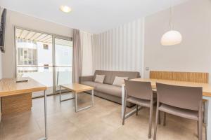 Posedenie v ubytovaní Aparthotel Odissea Park