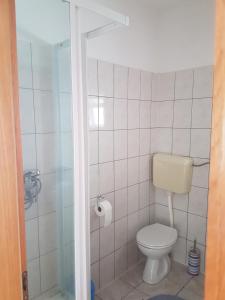 A bathroom at Apartment Cetina