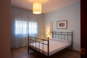 Posteľ alebo postele v izbe v ubytovaní Casa Anton - Villa ideal familias y grupos grandes, piscina privada + 37 fotografií