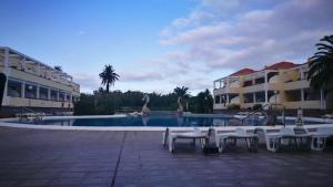 The swimming pool at or close to Apartamentos Ferpa