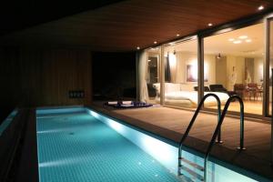 Bazén v ubytování Bayhill Pool & Villa nebo v jeho okolí