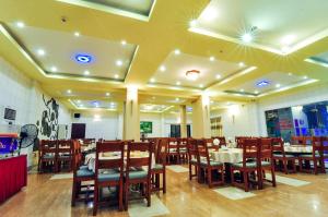 Reštaurácia alebo iné gastronomické zariadenie v ubytovaní Oriental Nha Trang Hotel - Đối diện bãi biển