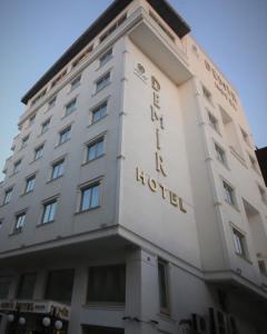 O edifício onde o hotel está situado