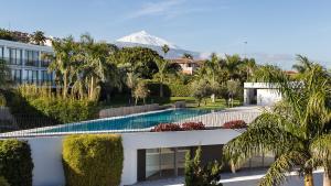 Bazén v ubytovaní Apartment with Mount Teide and sea views alebo v jeho blízkosti