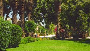 Κήπος έξω από το Dimora Caiammari Luxury Hotel & Spa