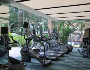 The fitness centre and/or fitness facilities at Hong Kong Gold Coast Hotel