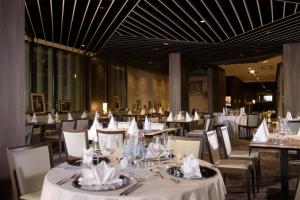 Un restaurant sau alt loc unde se poate mânca la Hotel Jama - Postojna Cave Park