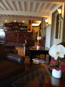 Istumisnurk majutusasutuses Hostellerie Du Royal Lieu