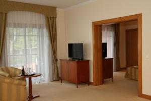 TV a/nebo společenská místnost v ubytování Quinta do Monte