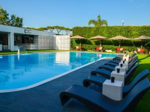 Bazén v ubytování Hotel Giulia Ocean Club nebo v jeho okolí