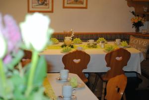 Restauracja lub miejsce do jedzenia w obiekcie Landhaus Tripolt