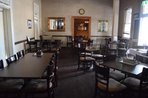 Restaurace v ubytování Grand Hotel Mount Morgan