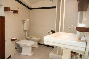 A bathroom at Villa del Cardinale