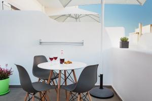 Φωτογραφία από το άλμπουμ του Mirto's Studios στα Φηρά