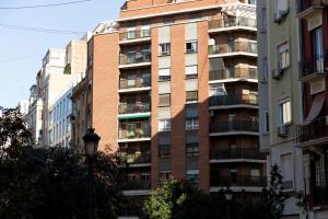 Budova, v ktorej sa apartmán nachádza