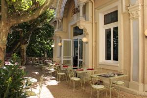 Foto da galeria de Hotel des Thermes em Lamalou-les-Bains