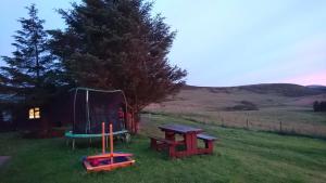 Herní místnost nebo prostor pro děti v ubytování Scotland Paradise Relax Accommodation by Shooting Club Kirriemuir