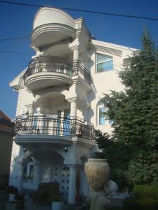 Rõdu või terrass majutusasutuses Apartment Cace